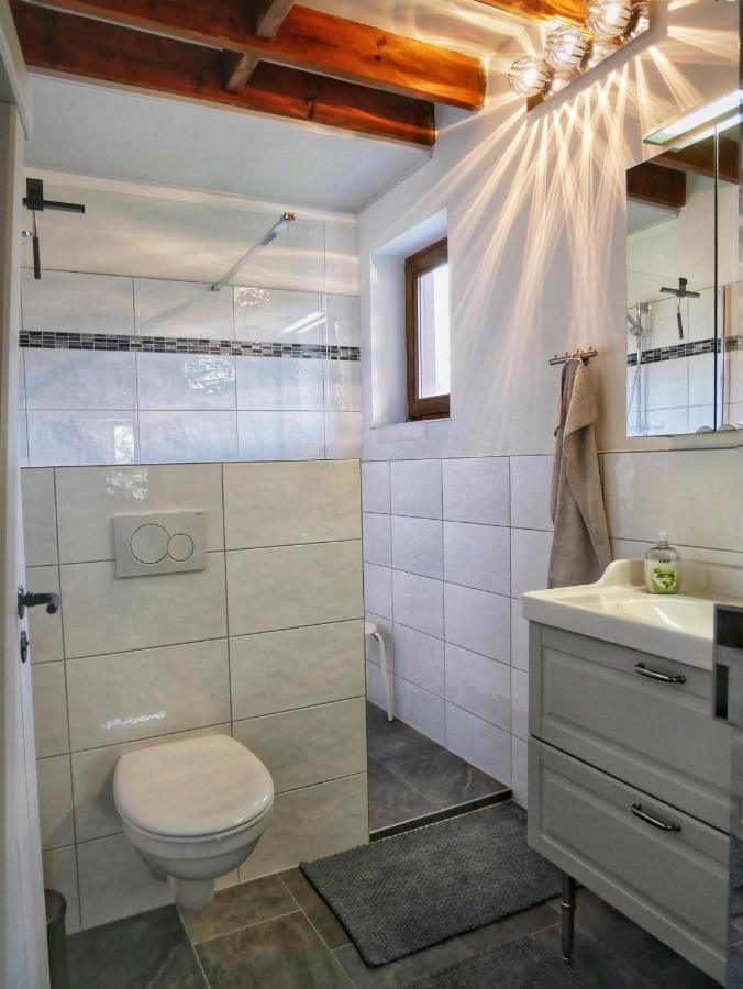 Landhaus Am See Von Robertville Waimes Ngoại thất bức ảnh
