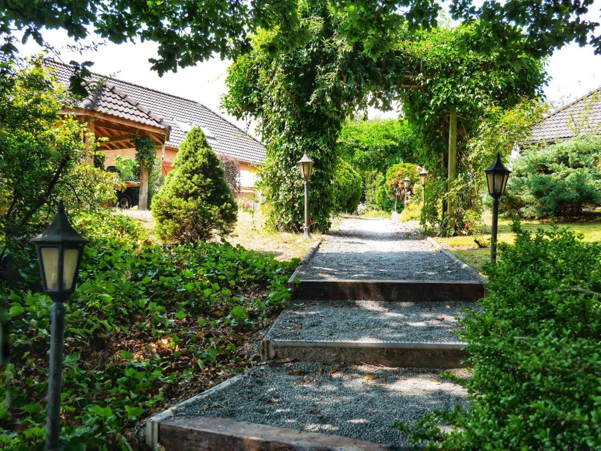 Landhaus Am See Von Robertville Waimes Ngoại thất bức ảnh